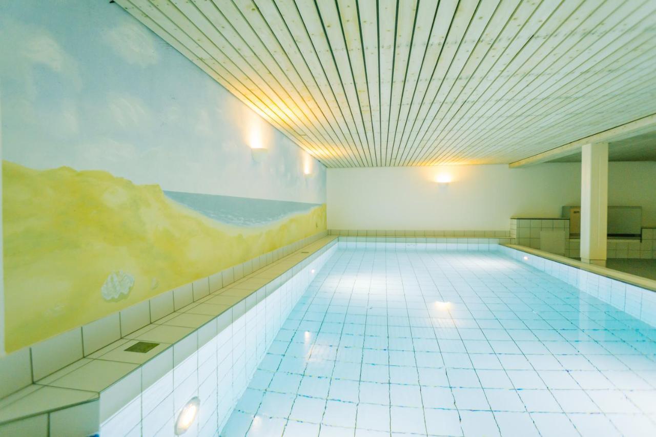 Gemuetliche Wohnung Unter Reet Mit Pool Und Sauna In 카이톰 외부 사진