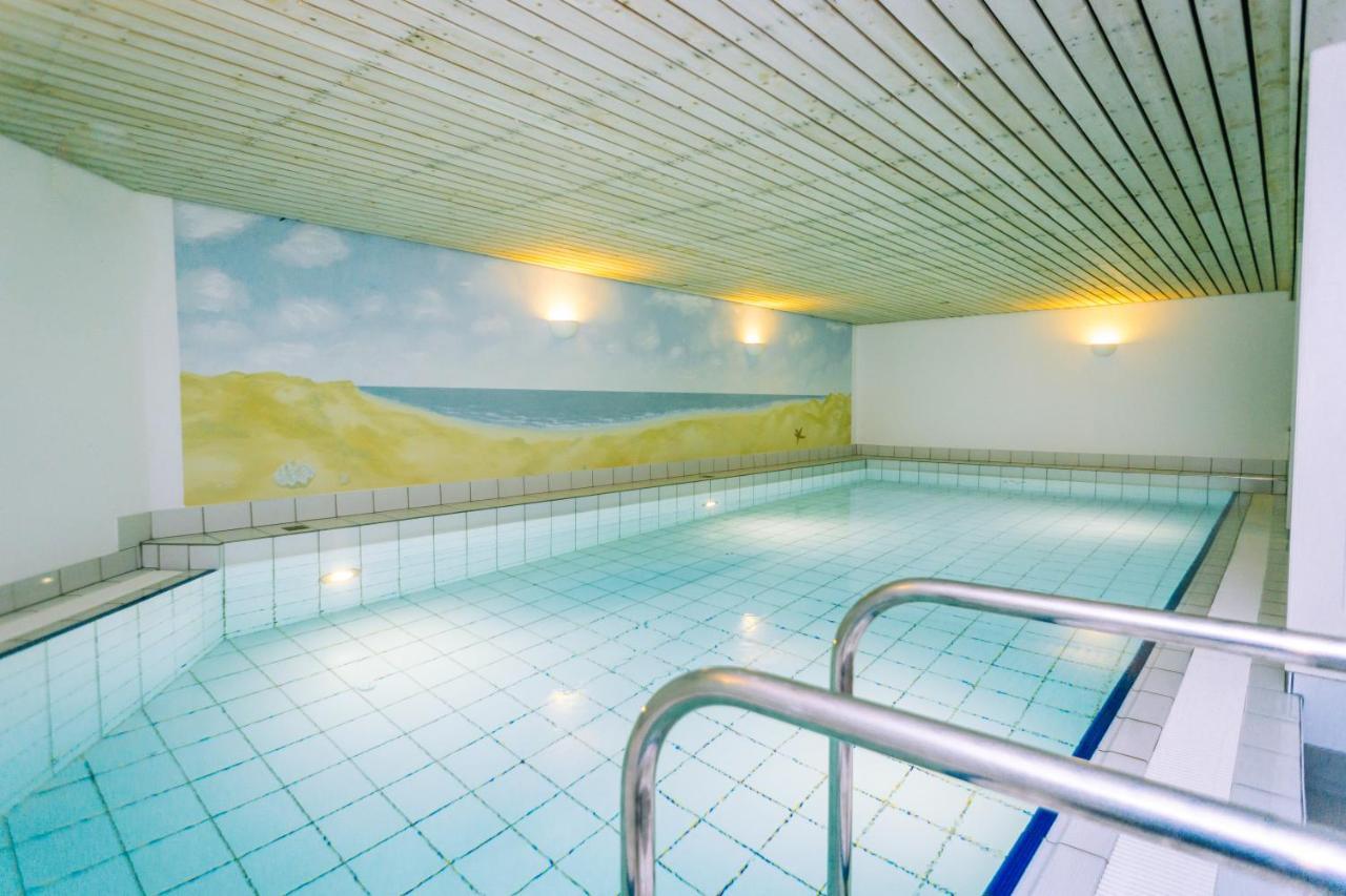 Gemuetliche Wohnung Unter Reet Mit Pool Und Sauna In 카이톰 외부 사진