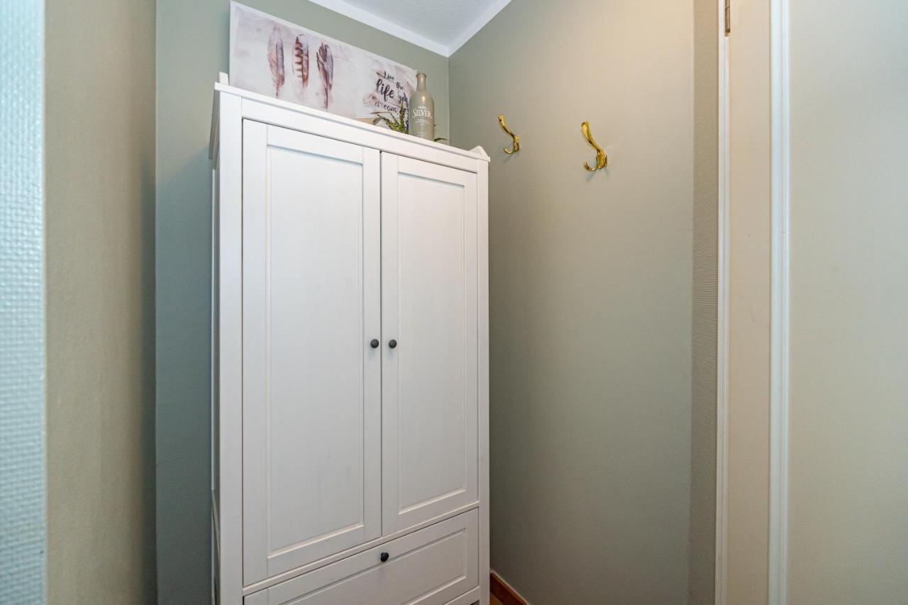 Gemuetliche Wohnung Unter Reet Mit Pool Und Sauna In 카이톰 외부 사진