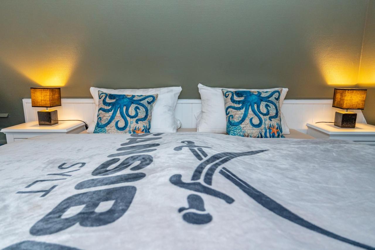 Gemuetliche Wohnung Unter Reet Mit Pool Und Sauna In 카이톰 외부 사진